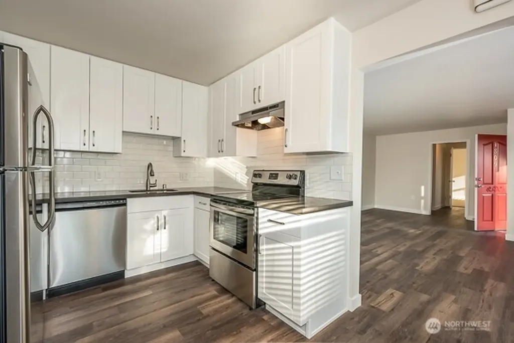 1809 5th Avenue N Seattle WA 98109