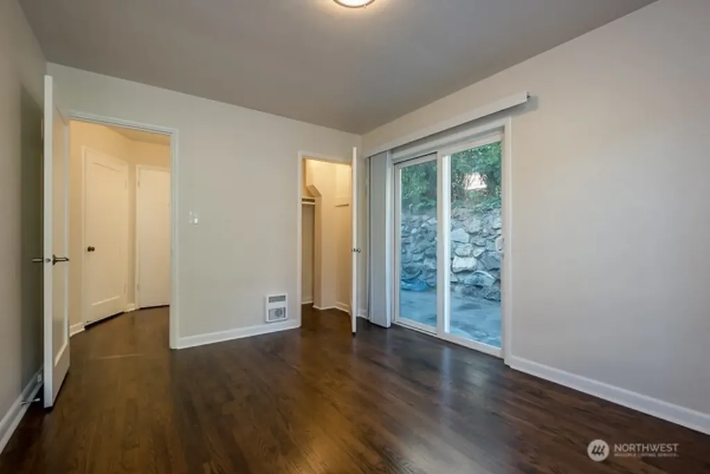 1809 5th Avenue N Seattle WA 98109