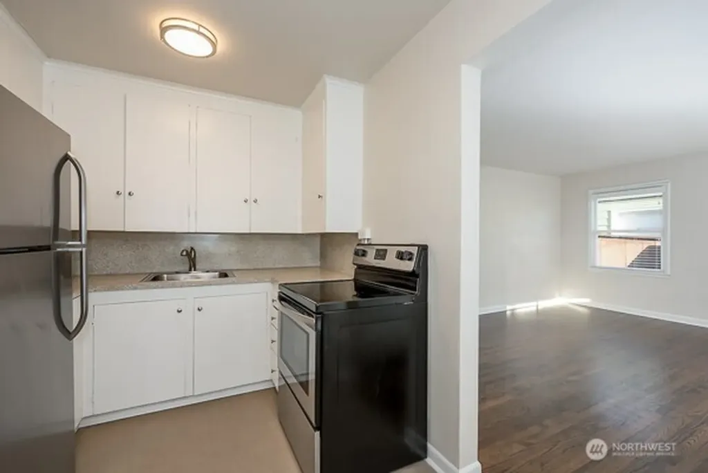 1809 5th Avenue N Seattle WA 98109
