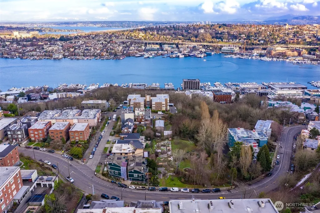 1809 5th Avenue N Seattle WA 98109