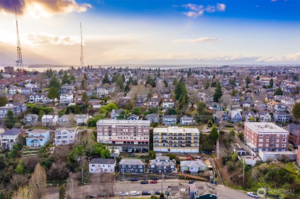 1809 5th Avenue N Seattle WA 98109