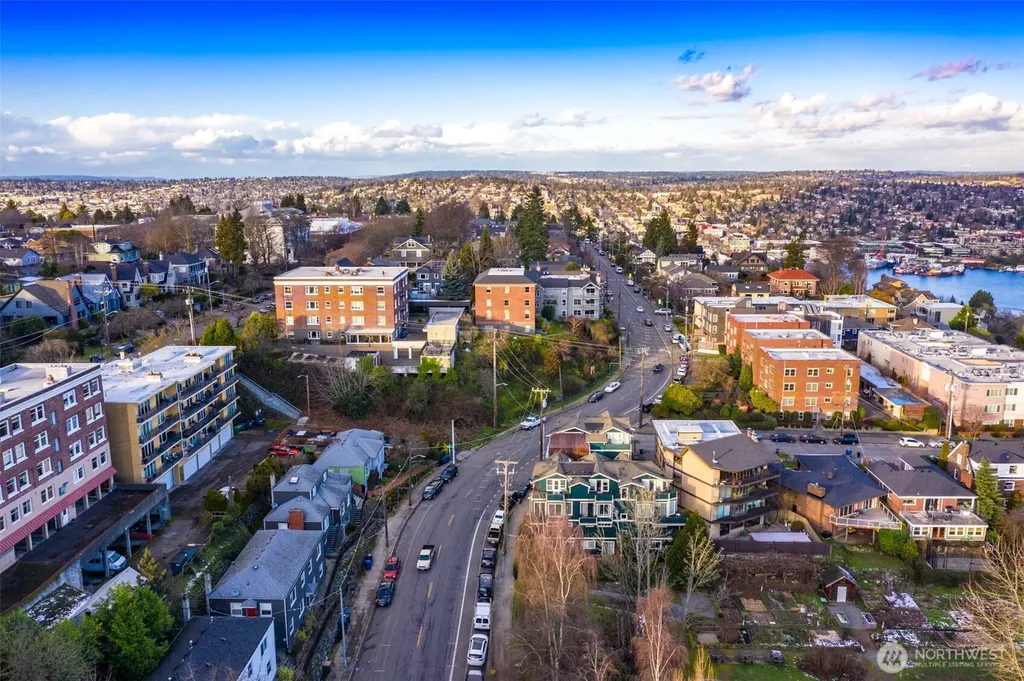 1809 5th Avenue N Seattle WA 98109