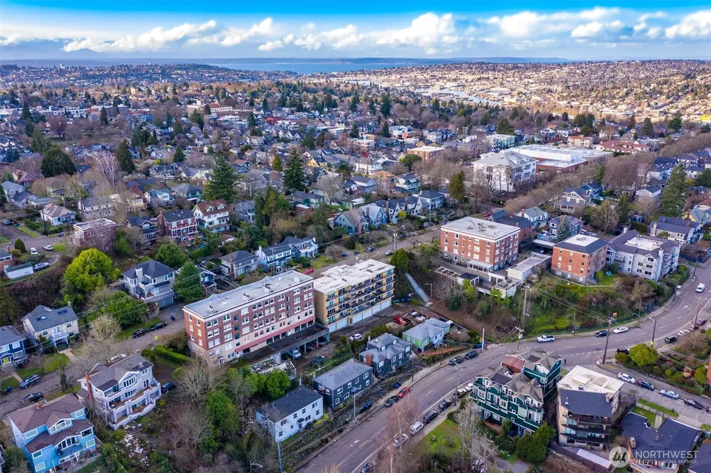 1809 5th Avenue N Seattle WA 98109