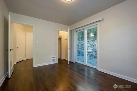 1809 5th Avenue N Seattle WA 98109