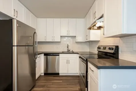 1809 5th Avenue N Seattle WA 98109