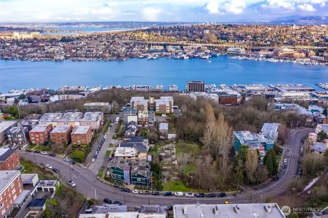 1809 5th Avenue N Seattle WA 98109