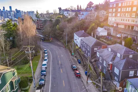 1809 5th Avenue N Seattle WA 98109