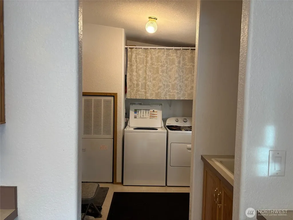 8370 Harborview Road Blaine WA 98230