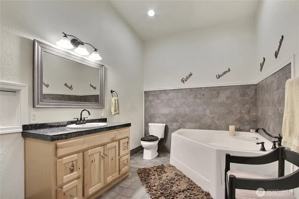 149 Barton Road Rochester WA 98579