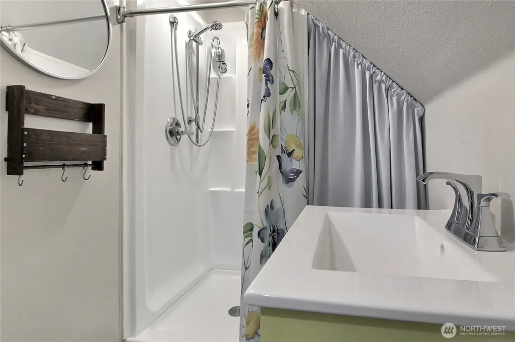 149 Barton Road Rochester WA 98579