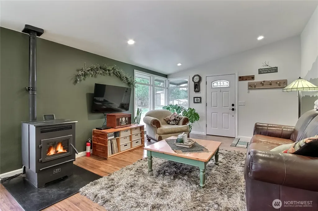 149 Barton Road Rochester WA 98579