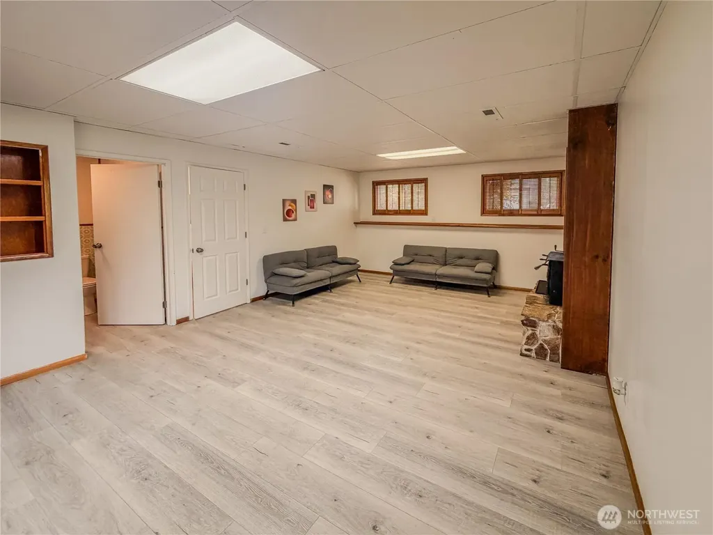 25304 146th Avenue SE Kent WA 98042