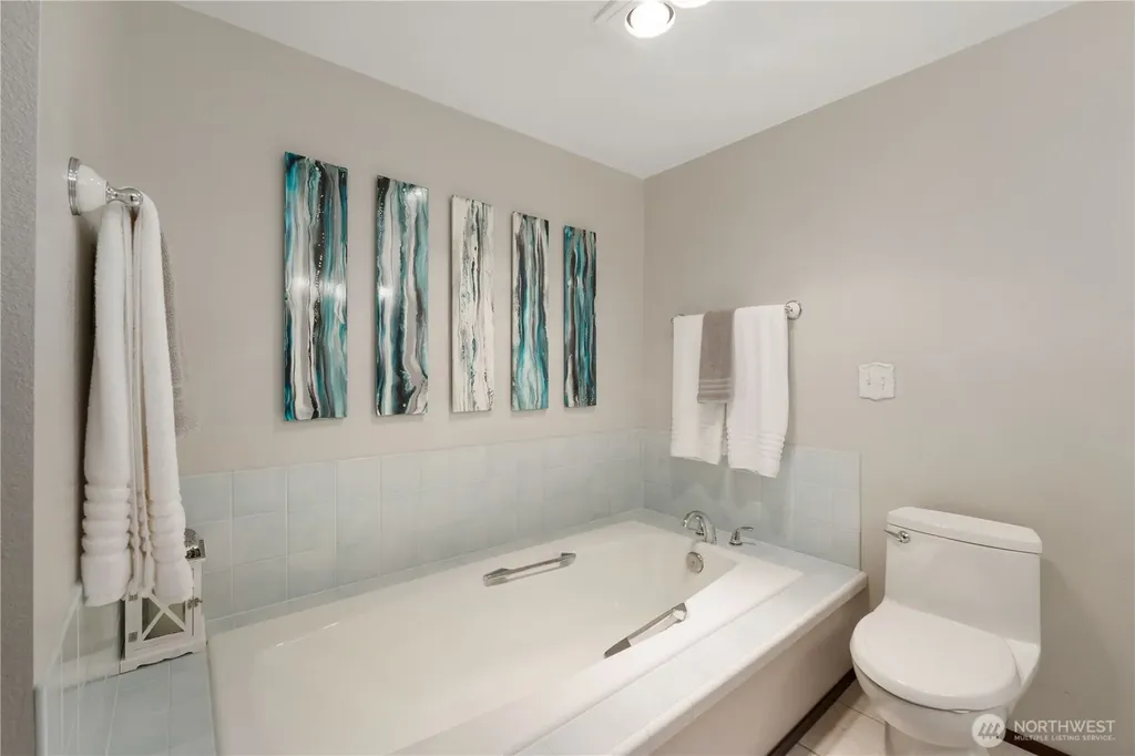 36607 9th Avenue SW Federal Way WA 98023