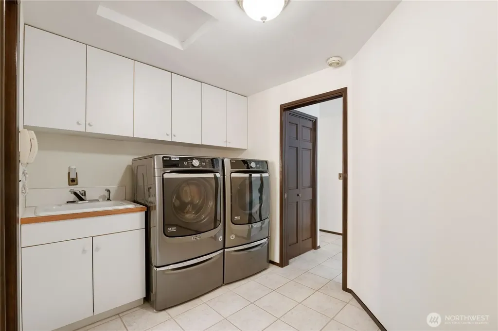36607 9th Avenue SW Federal Way WA 98023