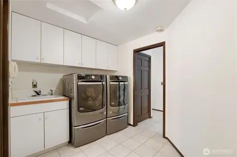 36607 9th Avenue SW Federal Way WA 98023