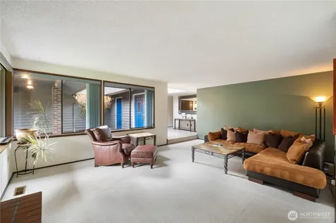 36607 9th Avenue SW Federal Way WA 98023