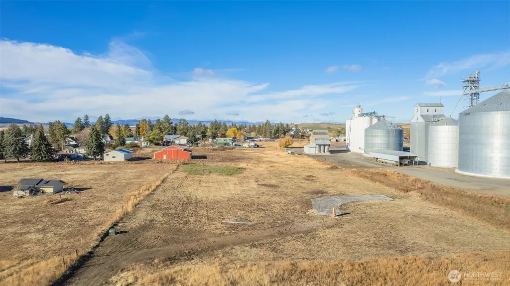 601 E 1st Street Waterville WA 98858