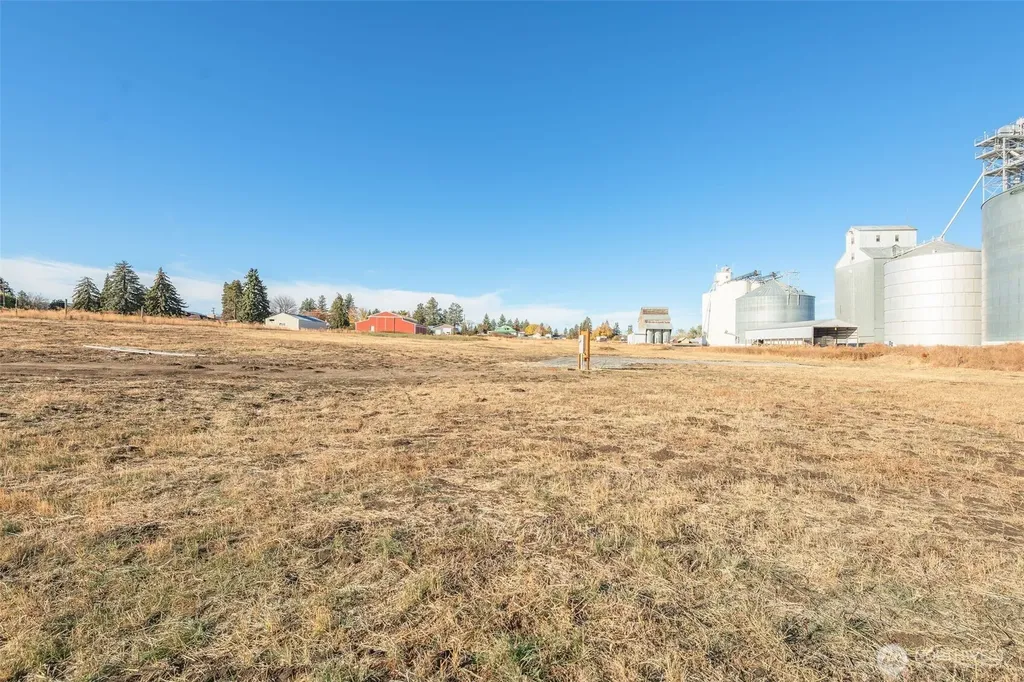 601 E 1st Street Waterville WA 98858