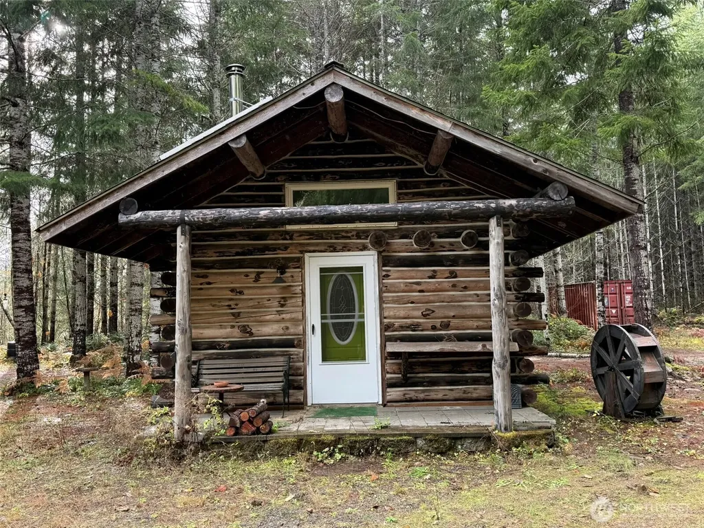 4 Forest Road 52 Packwood WA 99338