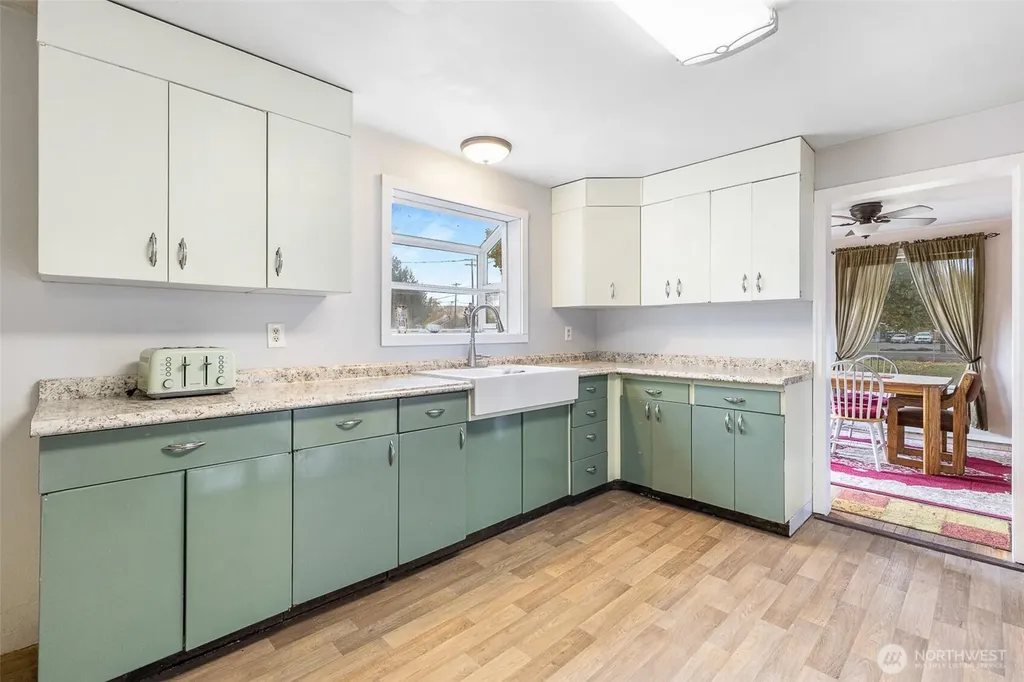 32105 S Finley Road Kennewick WA 99337