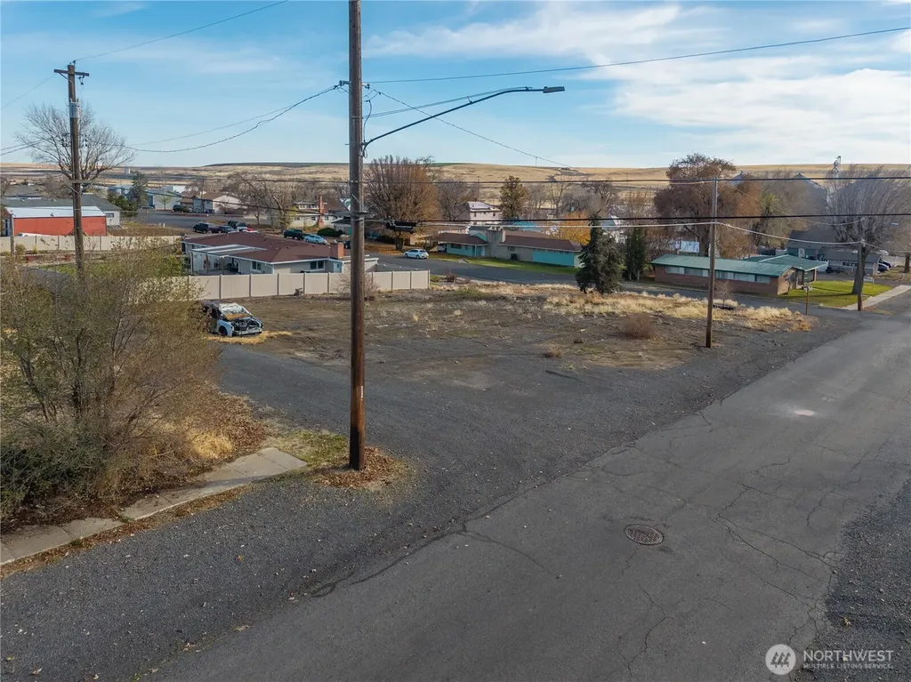 408 N L Street Lind WA 99341