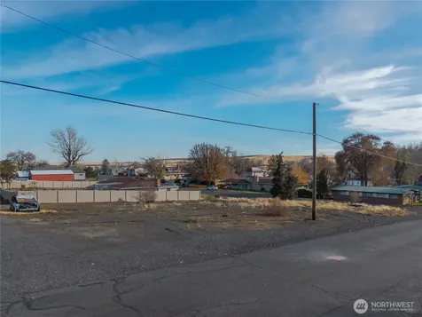 408 N L Street Lind WA 99341