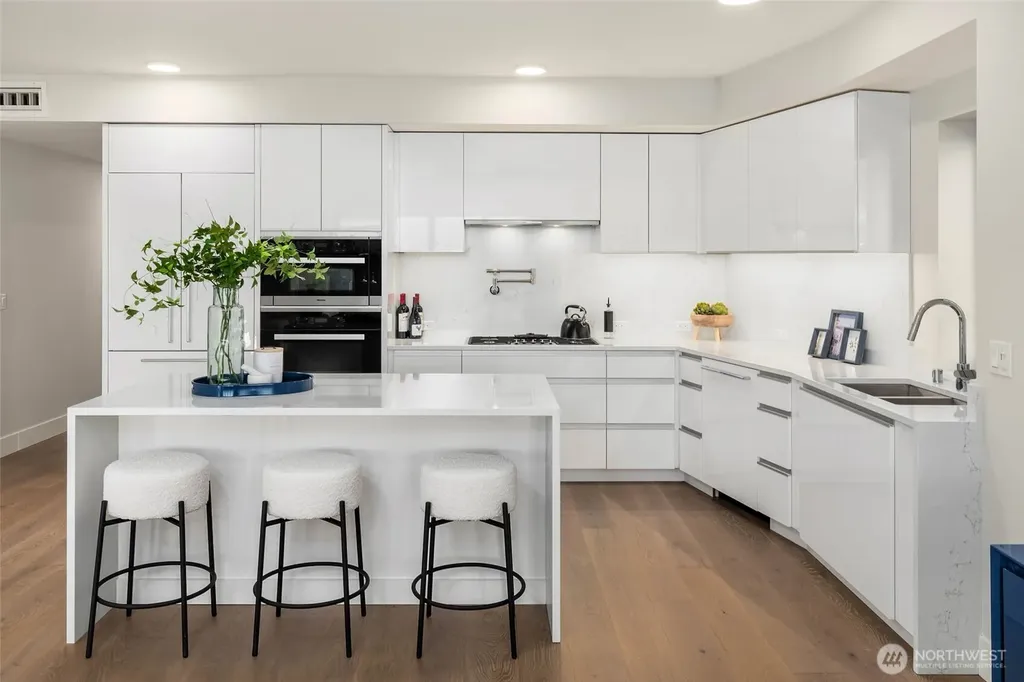 1250 Alki Avenue SW Seattle WA 98116