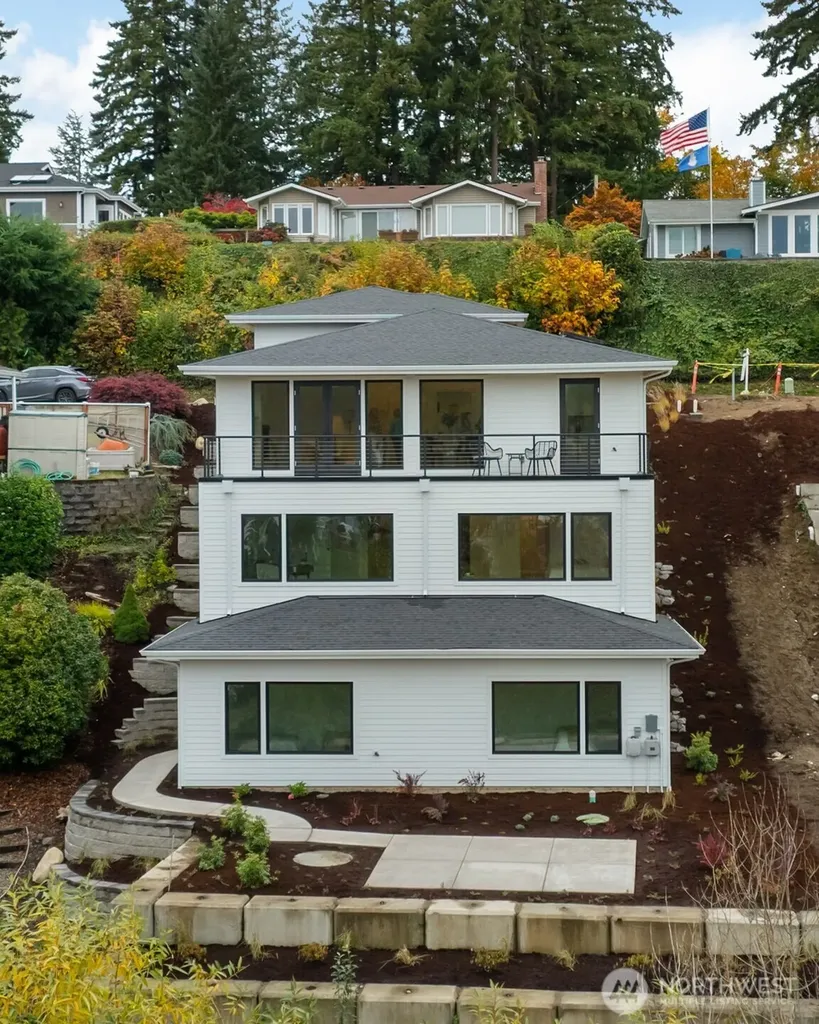 8307 Bayridge Avenue Gig Harbor WA 98332