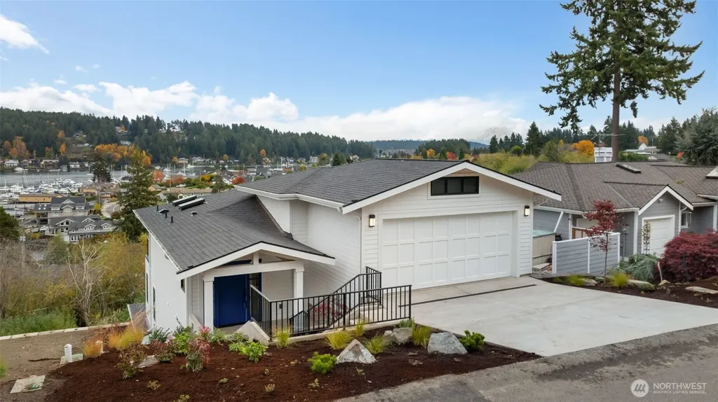 8307 Bayridge Avenue Gig Harbor WA 98332