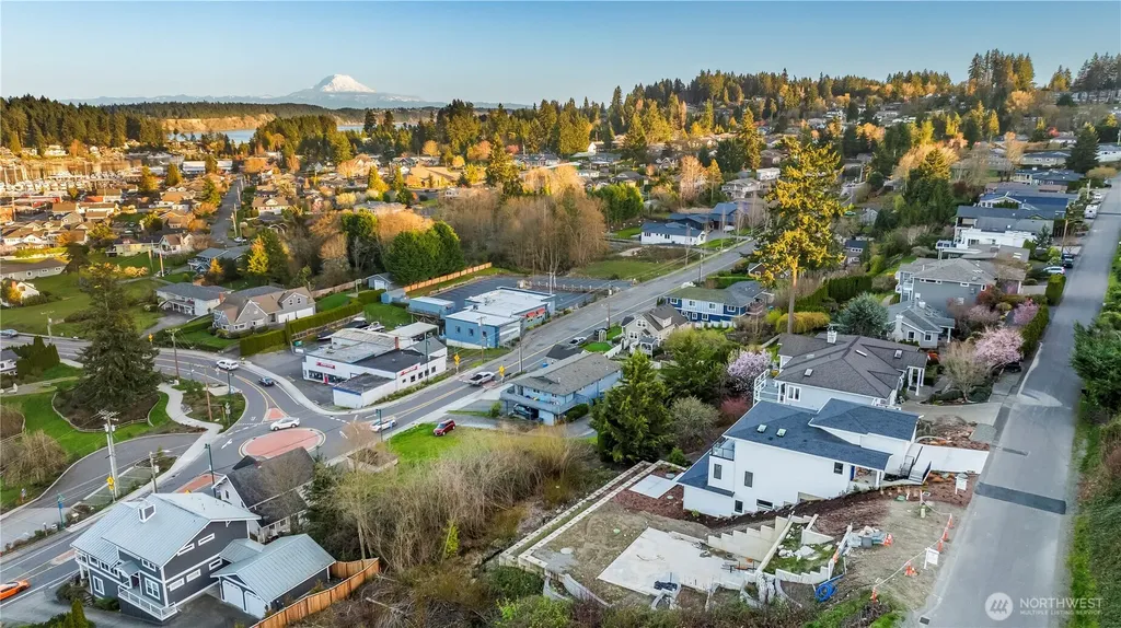 8307 Bayridge Avenue Gig Harbor WA 98332
