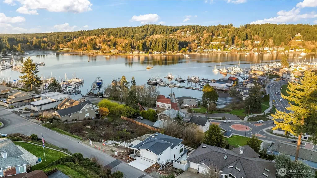 8307 Bayridge Avenue Gig Harbor WA 98332
