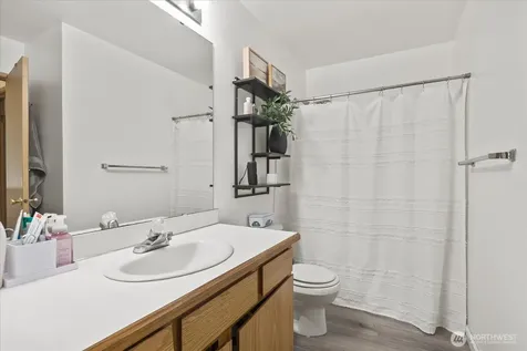2826 NE 8th Street Renton WA 98056