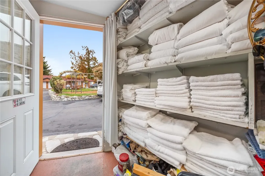 2044 W Woodin Avenue Chelan WA 98816