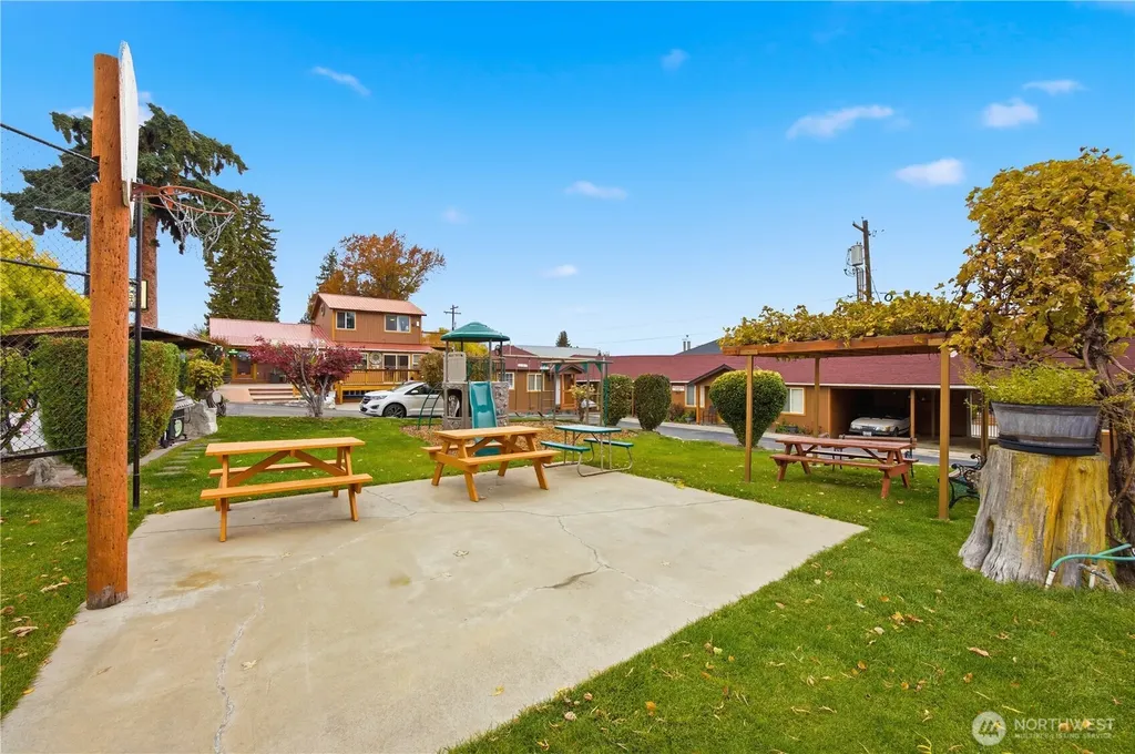 2044 W Woodin Avenue Chelan WA 98816