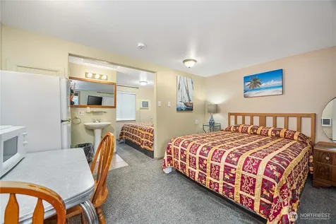 2044 W Woodin Avenue Chelan WA 98816