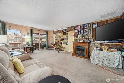 2044 W Woodin Avenue Chelan WA 98816