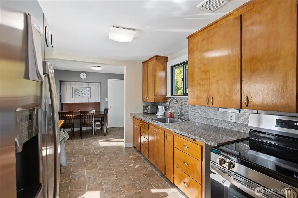 10019 Interlake Avenue N Seattle WA 98133