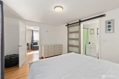 10019 Interlake Avenue N Seattle WA 98133