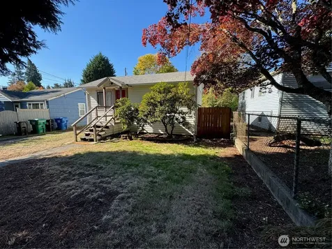 10019 Interlake Avenue N Seattle WA 98133