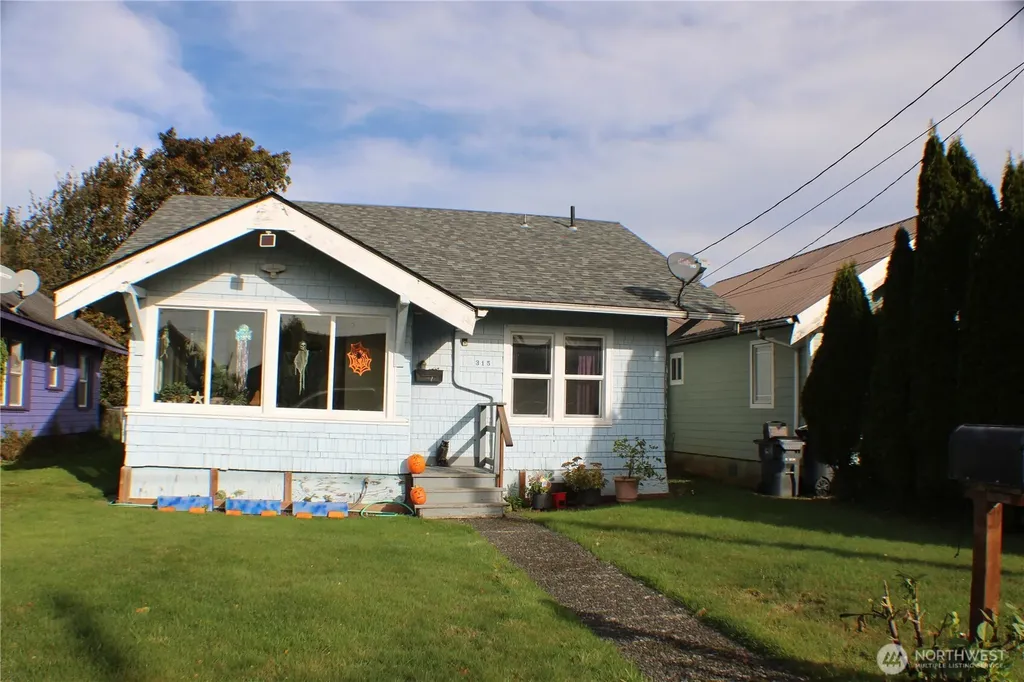 315 Eklund Avenue Hoquiam WA 98550