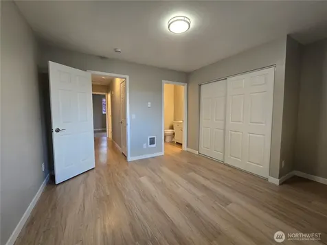 12432 SE 272 Place Kent WA 98030