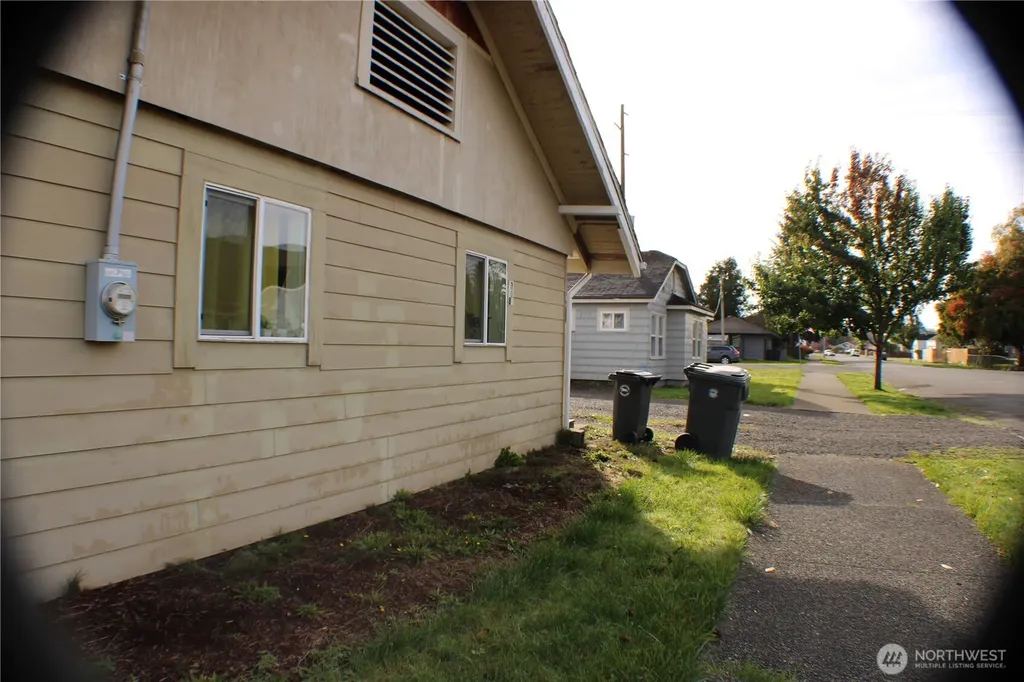 301 Eklund Avenue Hoquiam WA 98550