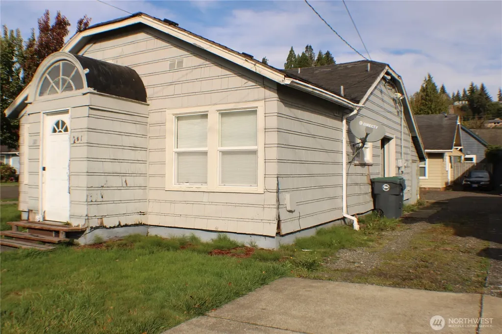 301 Eklund Avenue Hoquiam WA 98550