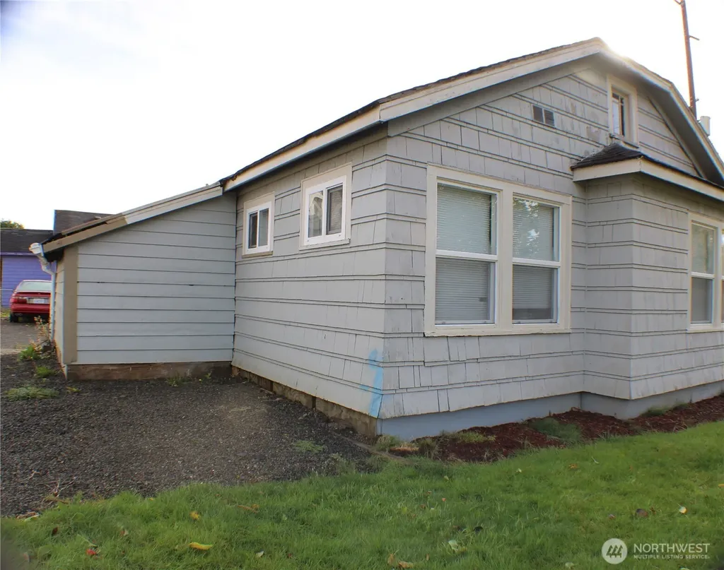 301 Eklund Avenue Hoquiam WA 98550