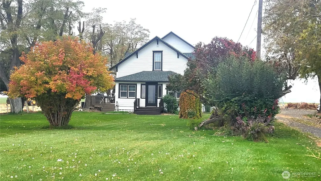 1113 S County Road Warden WA 98857