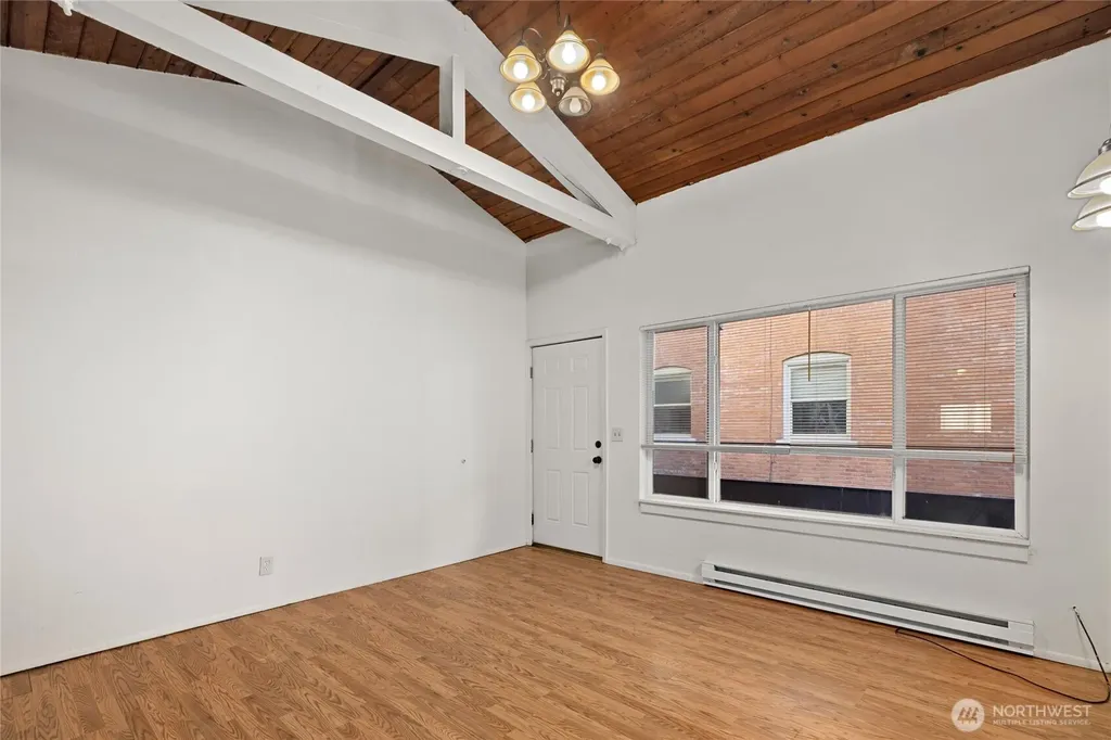 1718 Summit Avenue Seattle WA 98122