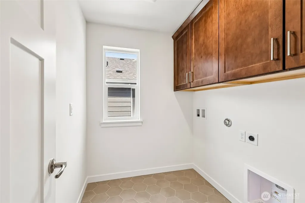 24323 13th Avenue SE Bothell WA 98021
