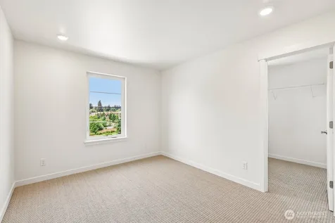 24323 13th Avenue SE Bothell WA 98021