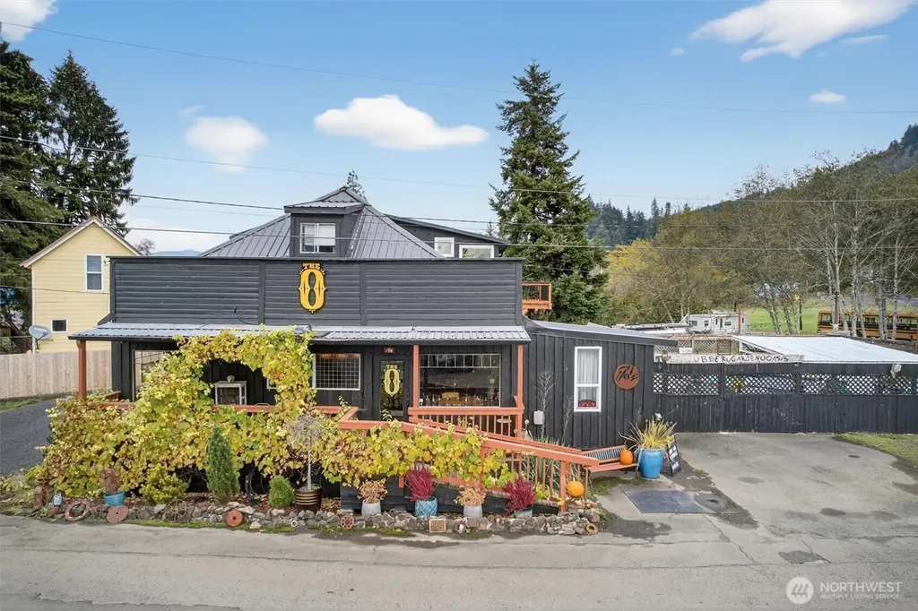 8 Fairgrounds Road Skamokawa WA 98647