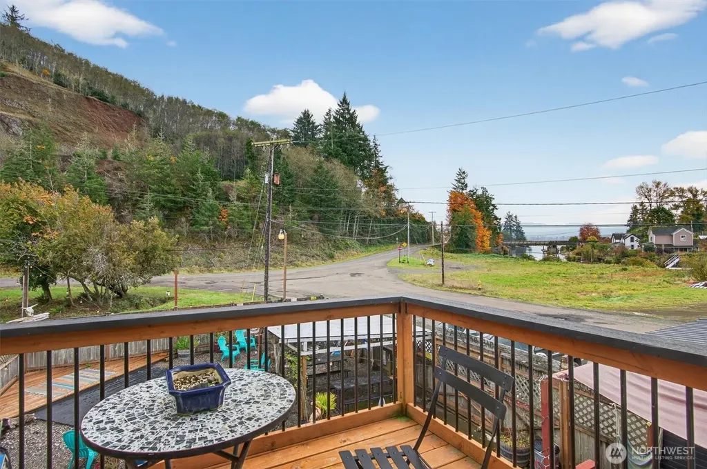 8 Fairgrounds Road Skamokawa WA 98647